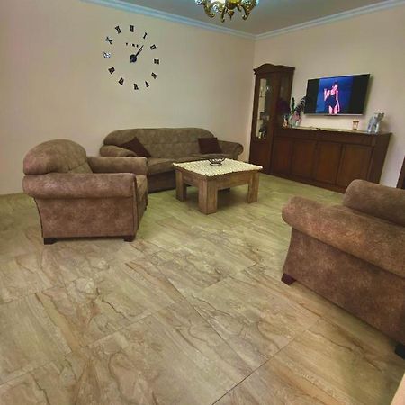 Family Home Batumi Ngoại thất bức ảnh