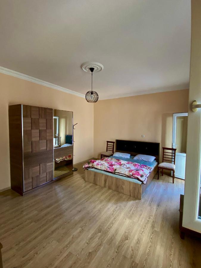 Family Home Batumi Ngoại thất bức ảnh